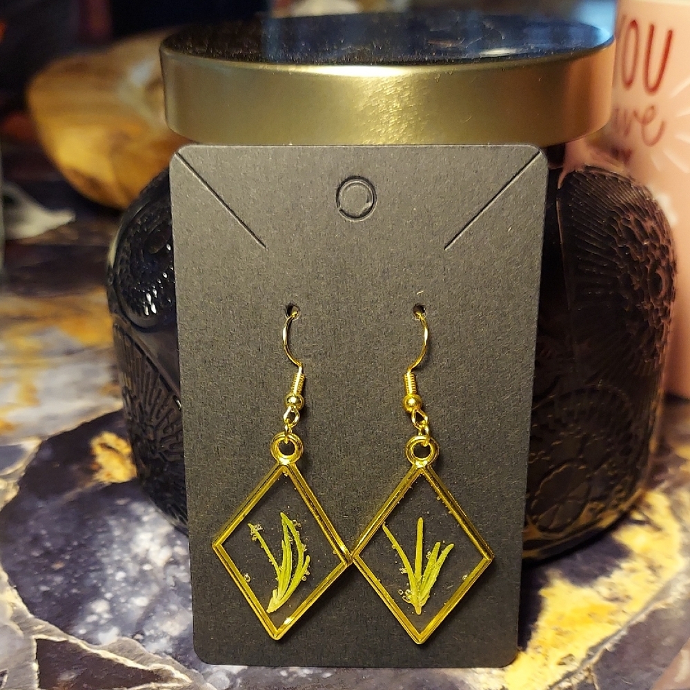 *DISCOUNTED*Elegant Gold Earrings with Green Detailing